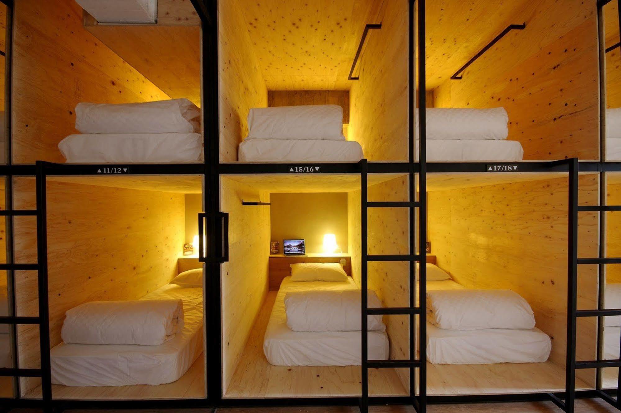 Mini West Hotel Taichung Exterior foto